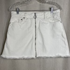 FREE PEOPLE We The Free White Denim Mini Skirt -Zip Up/Distressed Frayed Hem 28